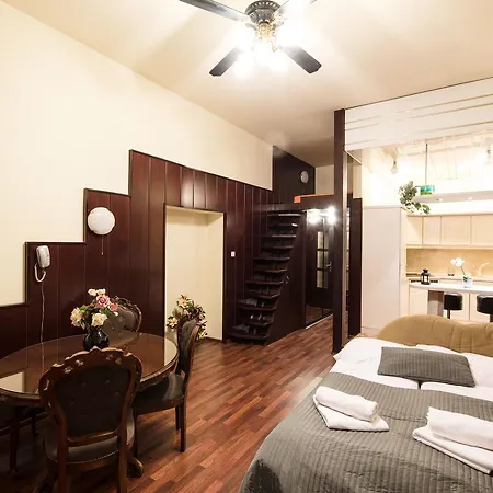 Golden Lion Guest Szewska 19 3* كراكوفيا