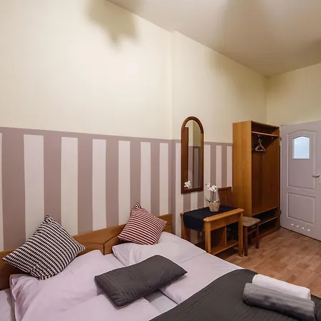 Golden Lion Guest Szewska 19 Hotel apartamentowy 3*