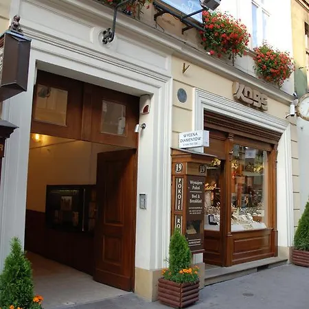Golden Lion Guest Szewska 19 3*