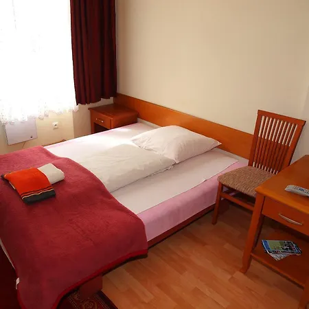 Hotel apartamentowy Golden Lion Guest Szewska 19 3*