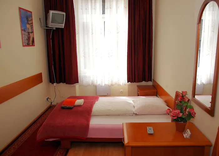 Golden Lion Guest Szewska 19 3*