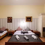 شقة فندقية Golden Lion Guest Szewska 19 3*
