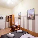 Golden Lion Guest Szewska 19 شقة فندقية 3*