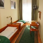 Golden Lion Guest Szewska 19 3*