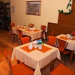 Golden Lion Guest Szewska 19 شقة فندقية 3*